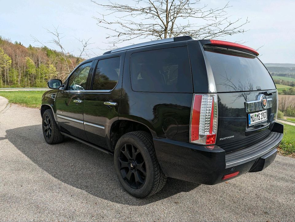 Cadillac Escalade 6.2 V8 Platinum in Gars am Inn