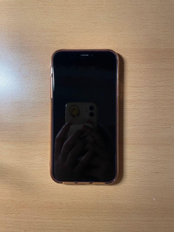 iPhone XR 64gb in rot in Krefeld