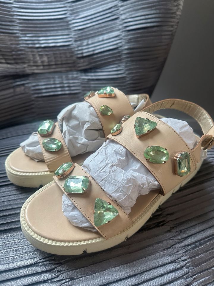 Sandalen beige grün Glitzersteine Gr. 39 Sommerschuhe in Edemissen