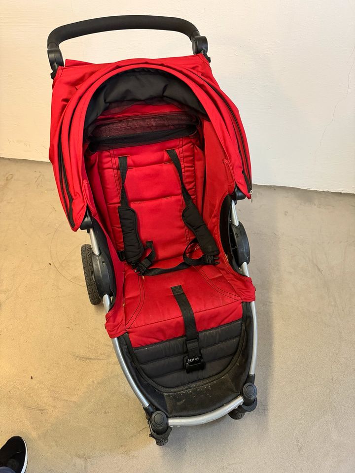 Kinder Buggy in Rot in Unterwellenborn