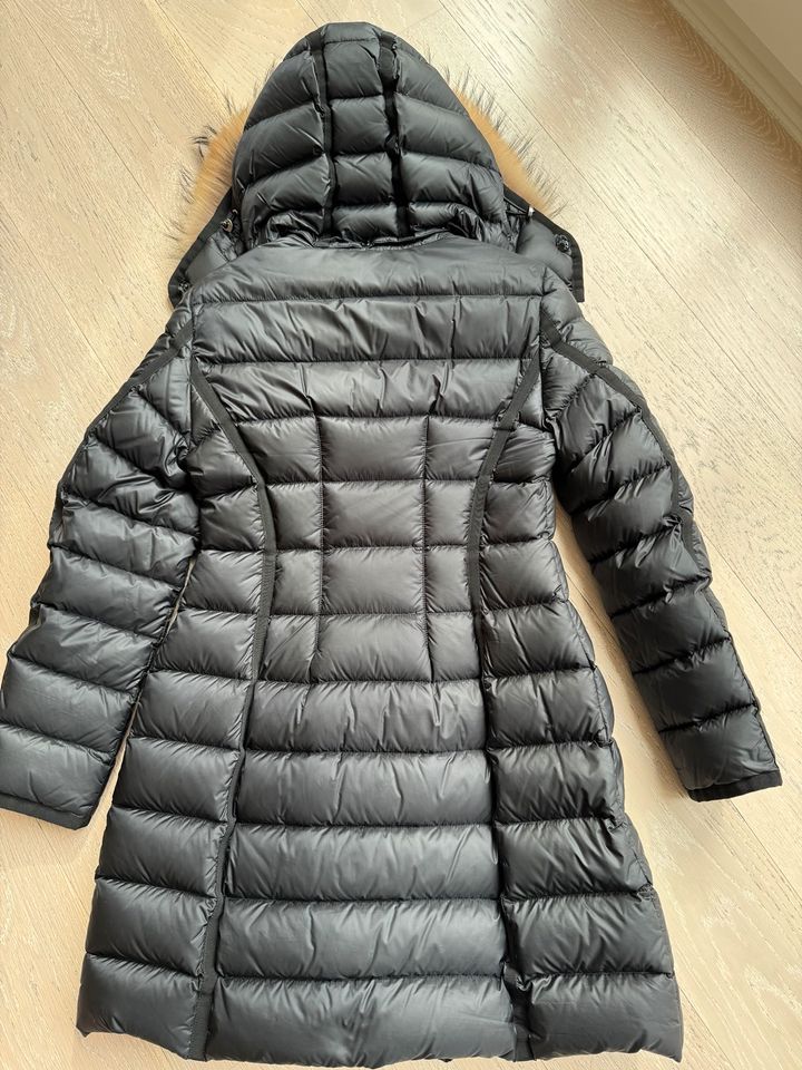 Moncler Daunenmantel Gr.3 in Düsseldorf