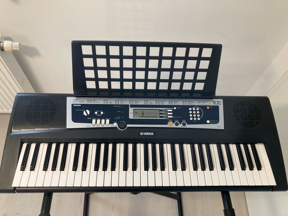 Yamaha E Piano in Niddatal