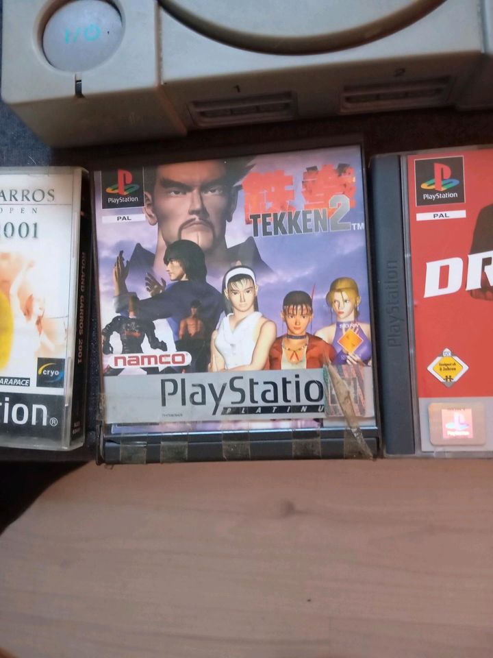 Playstation 2 mit Zubehör in Siegen