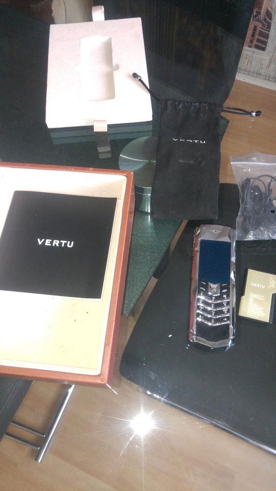 Telefon vertu signature boucheron. in Bamberg