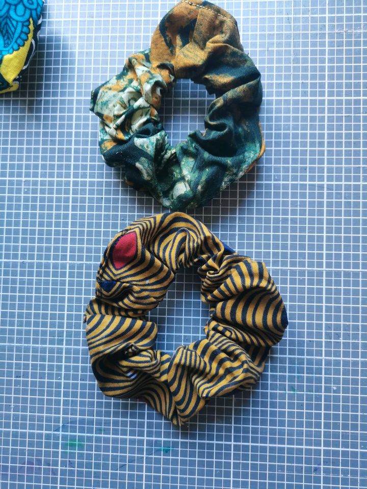 Scrunchies, Haargummi handmade afrikanisch in Bitterfeld