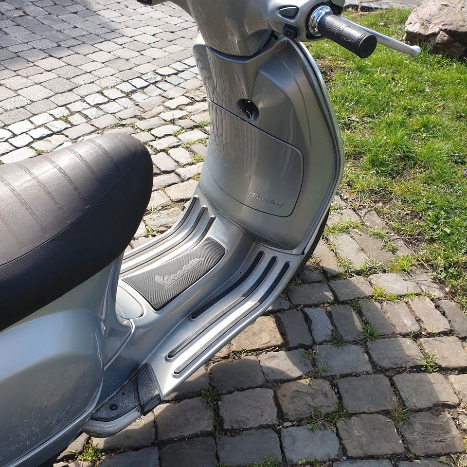 Piaggio Vespa LX 50 18499  tkm 4takt nur optisch Mängel in Düren