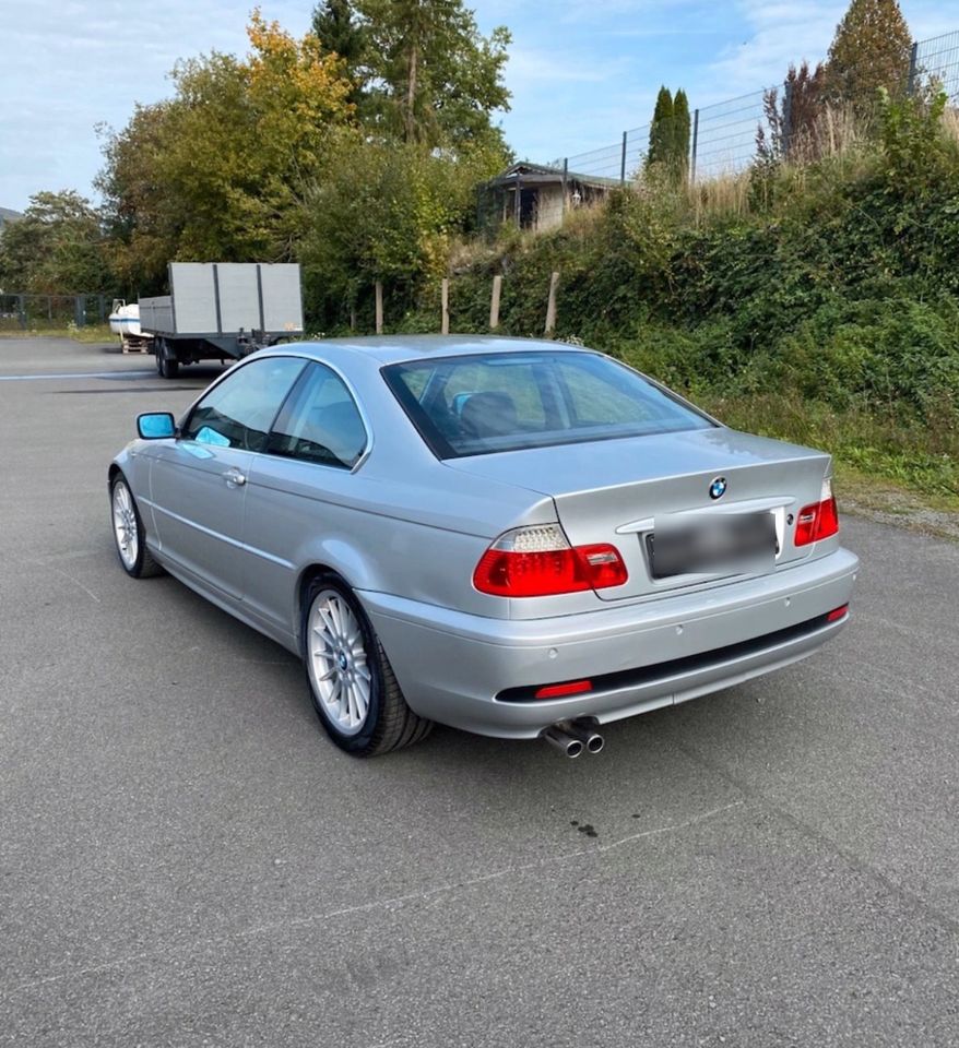 BMW E46 325i Coupé Facelift in Stadtallendorf