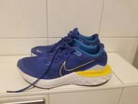 Nike Sneaker Turnschuhe Gr. 38 Blau Royalblau Weiß Gelb NEU Hessen - Heusenstamm Vorschau