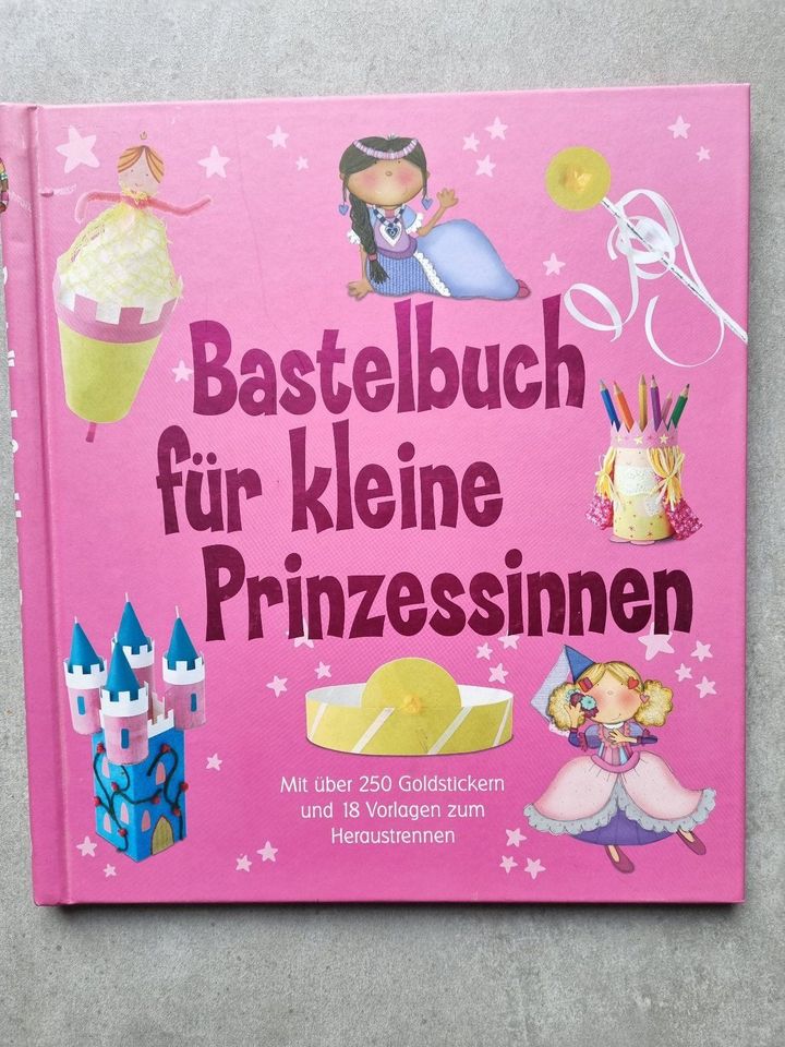 Bastelbuch für kleine Prinzessinnen, mit Stickern und Vorlagen in Eckenroth