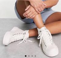ASOS Pull&Bear Hohe Sneaker weiß mit Plateau Gr.40 NEU Sachsen - Markkleeberg Vorschau