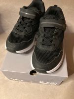 Wie neu: Sportschuhe Hallenschuhe Gr. 33 Sachsen - Coswig Vorschau