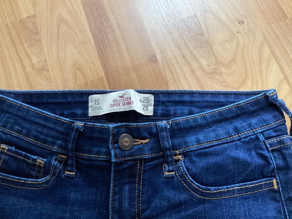 Hollister Jeans Gr. 25/ 29 in Wittlich