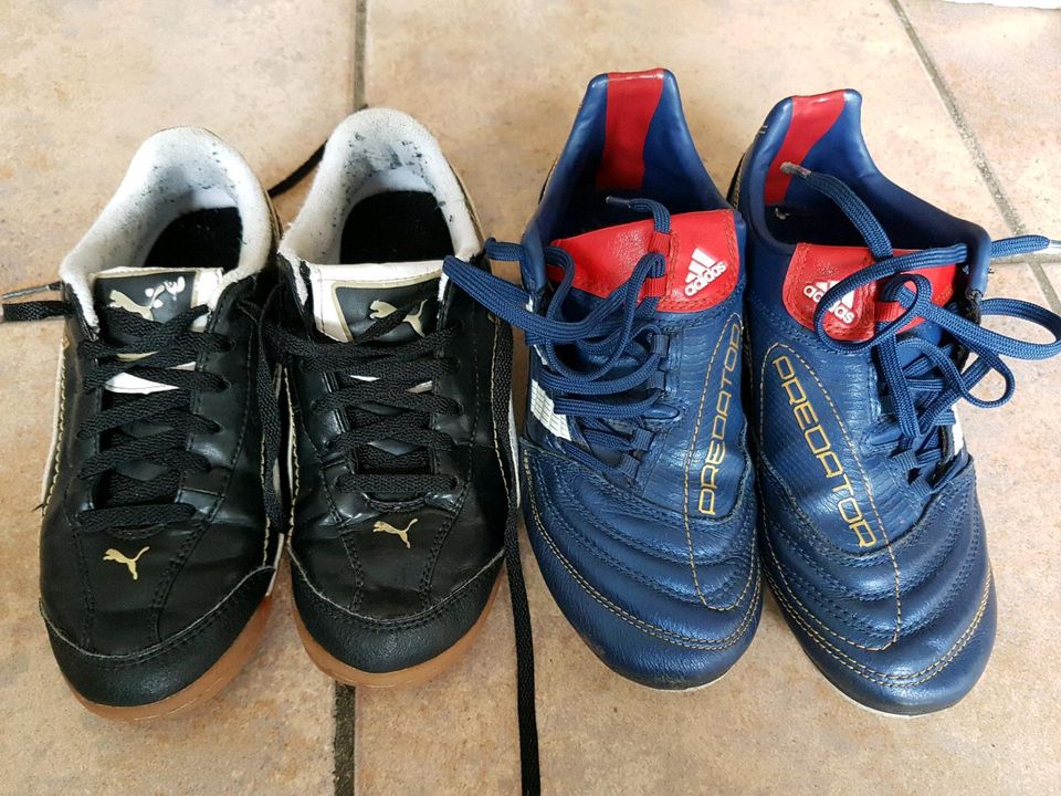 Fussballschuhe Paket Gr. ca 32 predator Stollenschuh Halle Adidas in Duisburg