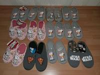12 x Restposten Hausschuhe Star Wars Disney Lizenzware Kleidung Hessen - Bad Karlshafen Vorschau