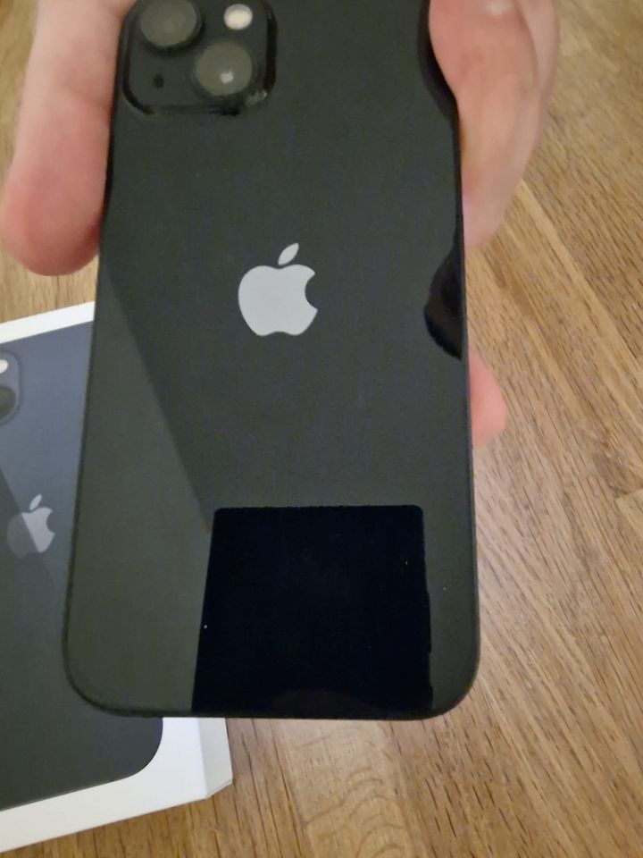 iPhone 13 128 gb in schwarz in Göttingen