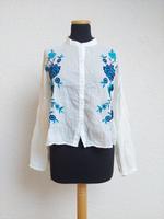 NEU Weiße blaue Blumen Stickerei Bluse von Zara, Gr. M Bayern - Ergoldsbach Vorschau