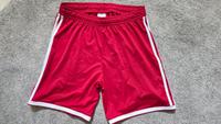 Verkaufe rote Adidas Shorts, Gr. L Hessen - Bad Endbach Vorschau
