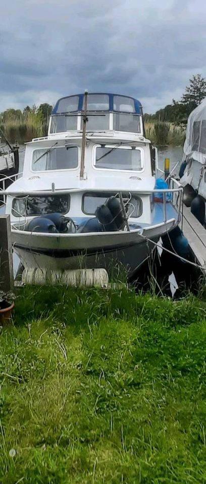 Motoryacht, Stahlboot, Boot, Kajütboot, Motorboot 28.000 € VB in Brandenburg an der Havel