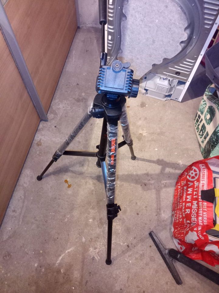 TROJAN TRIPOD Kamera Stativ NEU in Karlsruhe