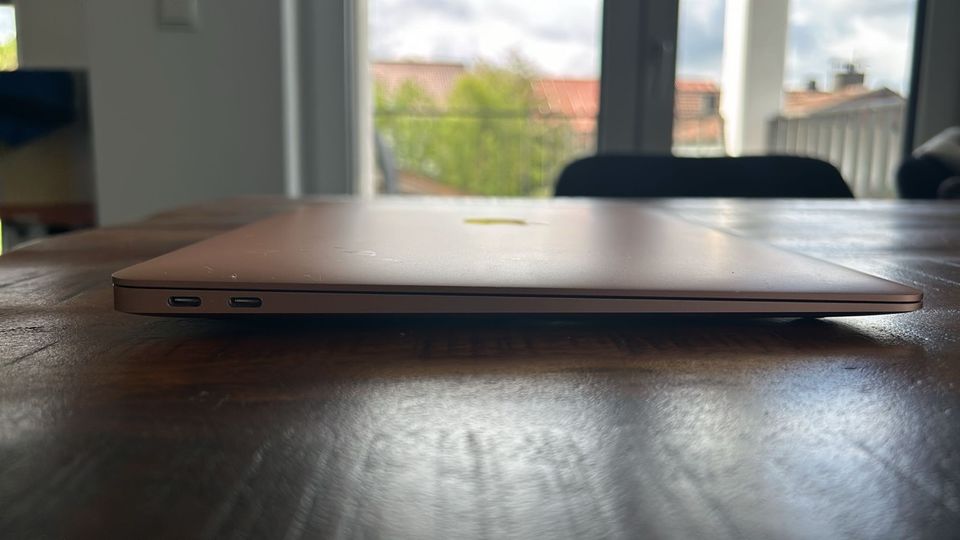 Apple MacBook Air (2020) 13,3 Zoll in Neufahrn in Niederbayern