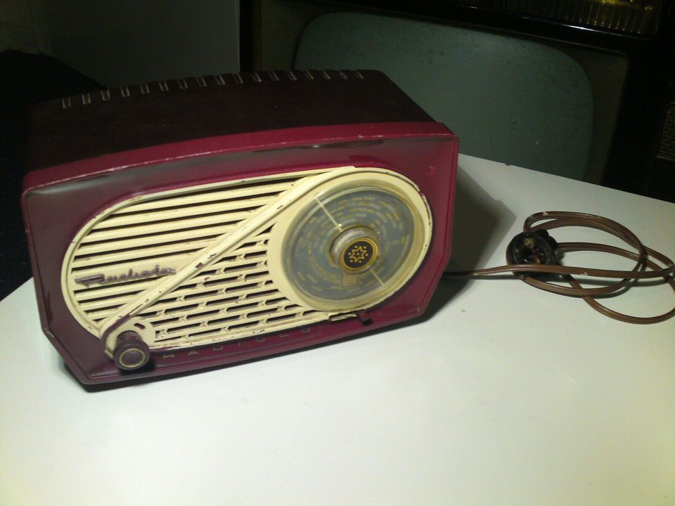 Kleines altes Radio Röhrenradio ~ RADIOLO ~ Frankreich ~ 1954 in Bielefeld