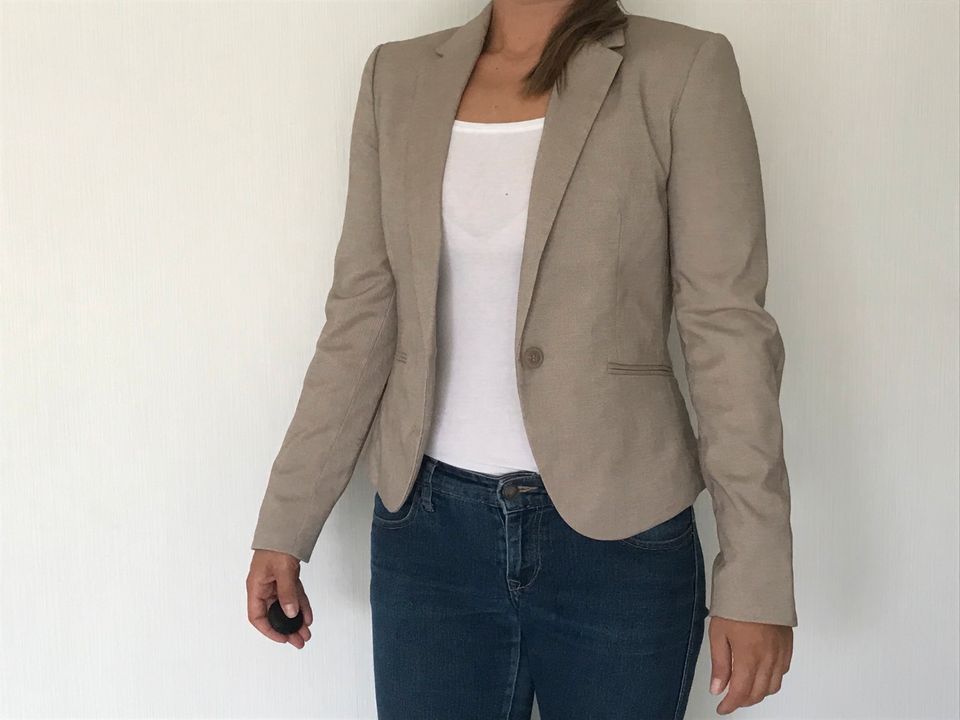 NEU H&M Blazer Gr. 36 Beige greige in Troisdorf