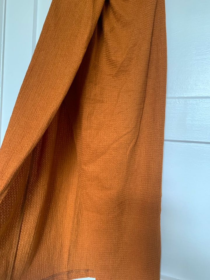 Sommerkleid XS Bershka Neu mit Schlitz braun/orange in Berlin