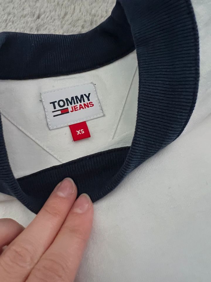 Tommy Jeans Badge T-Shirts in Haar