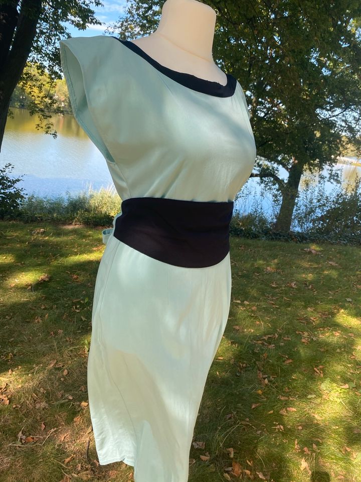 Kleid mint Farbe in Stralsund