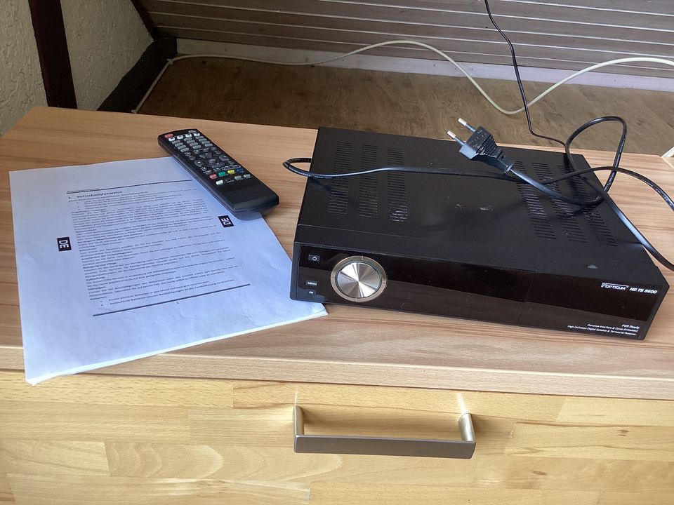 Satelliten Receiver Opticum HDTS9600 in Waldbröl