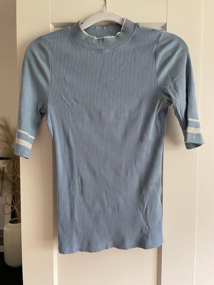 Leichtes Shirt von edc 3/4-Arm Oberteil Hellblau blau weiß in Kassel