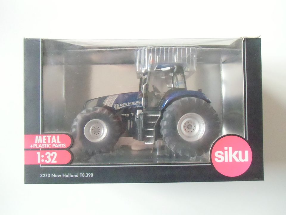 Siku Farmer - New Holland T8.390, lim. Sondermodell OVP 1:32 in Köln