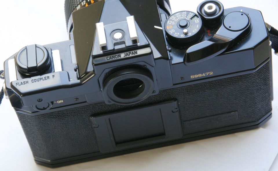 Canon F-1 Kamera mit 1,8/85mm SSC Objektiv in Radolfzell am Bodensee