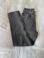 Mom Jeans Zara schwarz grau 32 XXS Nordrhein-Westfalen - Alsdorf Vorschau