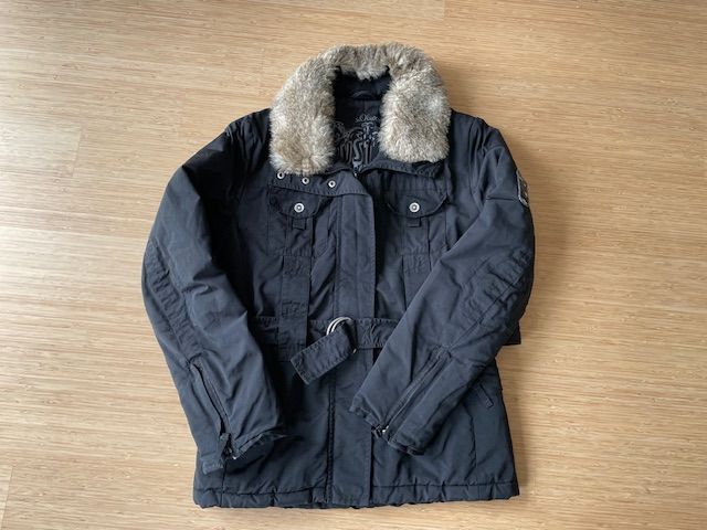 Damen Winterjacke von s.Oliver Größe 36 in schwarz in Rösrath