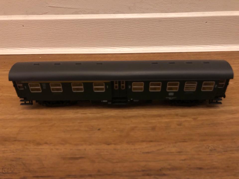 3xUmbauwagen 1./2. Klasse, Gepäckabteil H0/ Roco 4253, 4250, 4254 in Hamburg