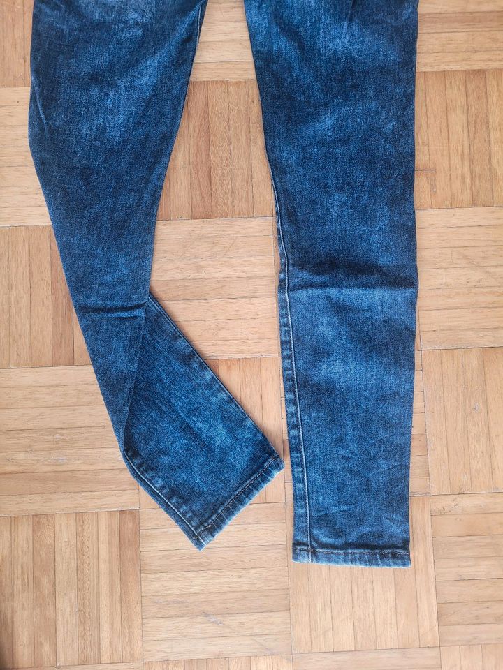 Neue Jeans von Esprit, blau, bequem, XS-S in Düsseldorf