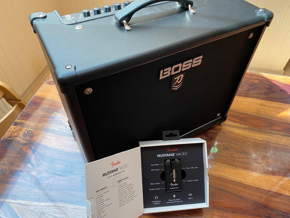 Boss Katana 50 MkII+Fender Mustang Micro als Set -Top Zustand in Betzigau