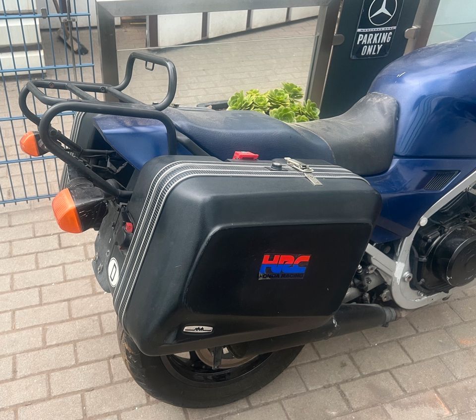 Honda Vf 1000 f  1984 sc15 Gepäckträger mit hartschalenkoffer in Viernheim