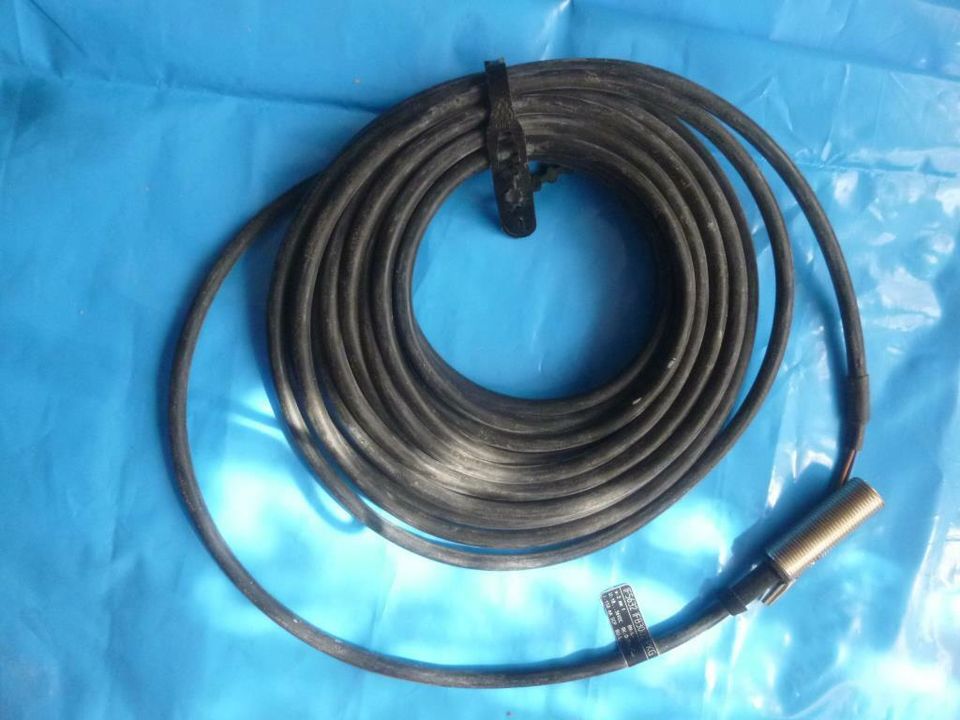 IFM induktiver Näherungsschalter IFB3002-BPKG 2mm 18-36V D=ca12mm in Heinsberg