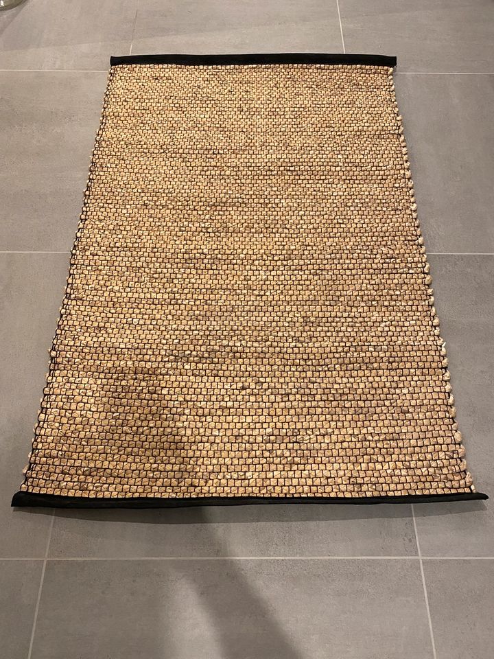 Teppich, Läufer, flach gewebt, 76cm x 114cm, sehr guter Zustand in Mastershausen