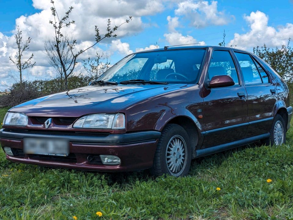 Renault 19, 80.000km, 30 Jahre, TÜV neu in Sundhagen Neuhof