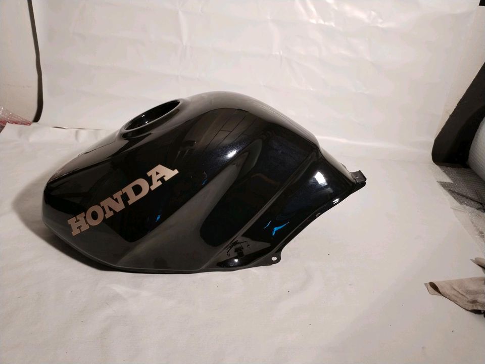 Honda VFR 750F RC 36 Tank Neu in Frankfurt am Main