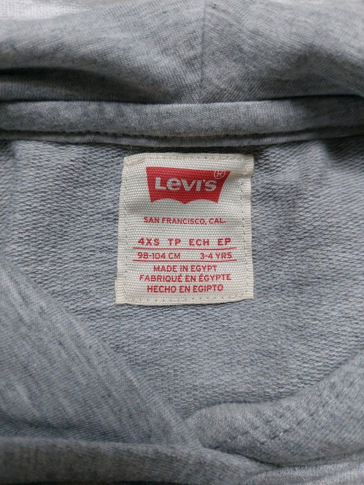 Mädchen Pullover Hoodie Levis Gr. 98 / 104 in Schönebeck (Elbe)