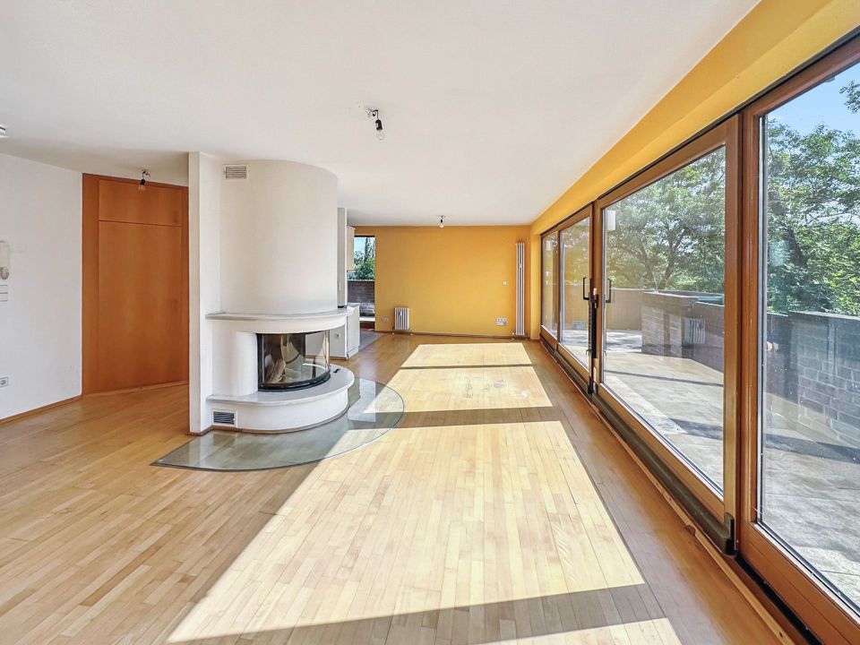3-Zimmer- Dachgeschoss- Maisonette mit 2 umlaufenden Terrassen und 2 Stellplätzen in Berlin Pankow in Berlin