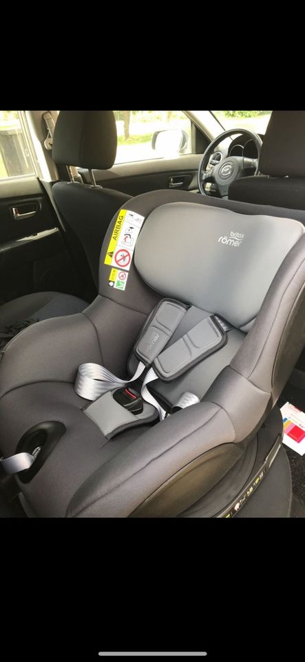 Britax Römer Kindersitz Dualfix M i-Size 360° drehbar Reboarder in Quernheimerbruch