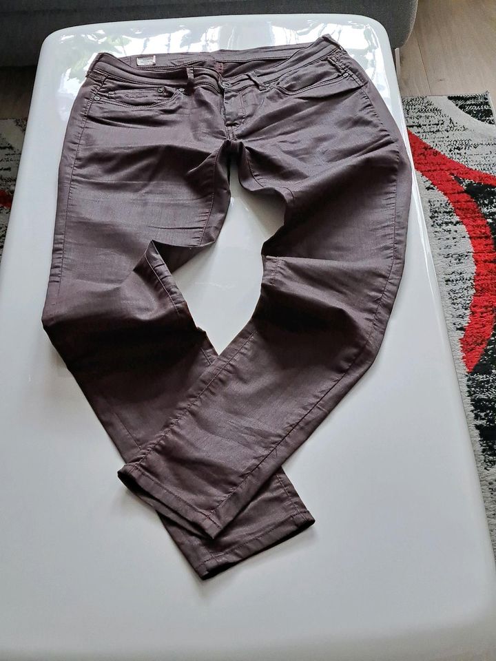 Pepe Skinny Jeans Lederoptik Pixie Slim W33 eher 31 L32 coated in Weidenbach