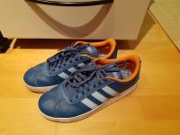 Adidas blau orangene sportliche Schuhe / Neuwertig / Größe 40 Hessen - Schlangenbad Vorschau