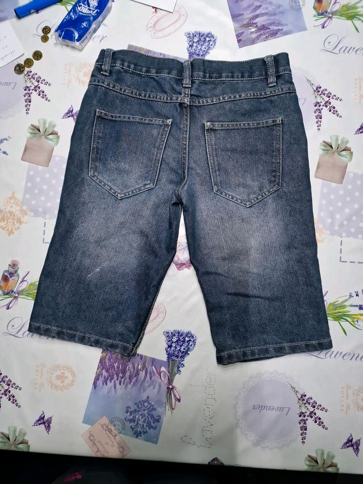 Jungen Shorts Bermudas 3/4 Jeanshose Gr. 158 in Leipzig