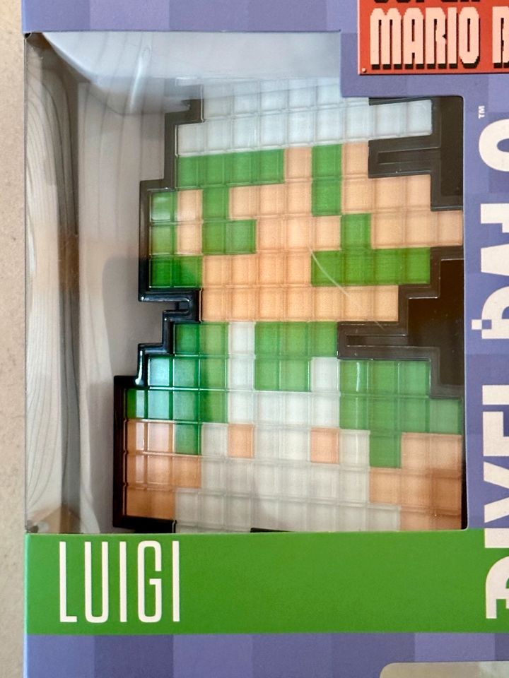 Pixel Pals Super Mario Bros. Luigi *NEU&OVP* in Gehrden